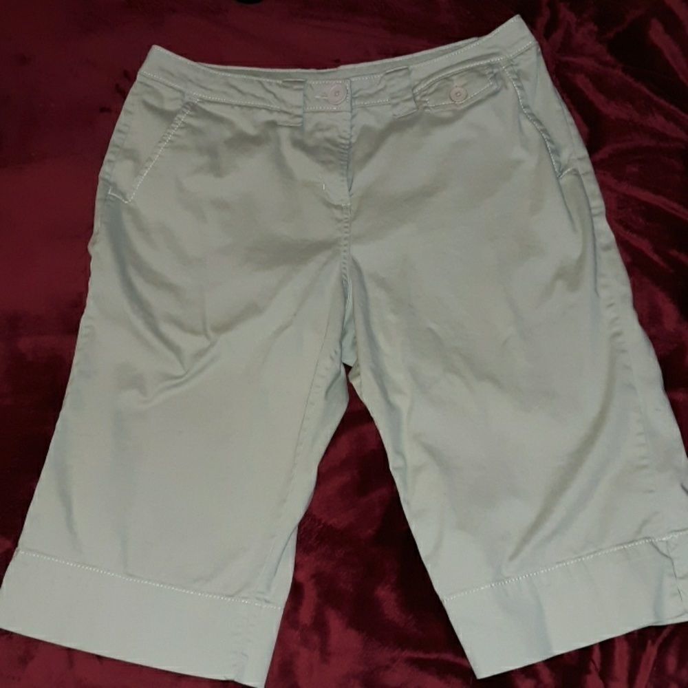 Woolrich Khaki Capri Pants or Long Shorts Size 14